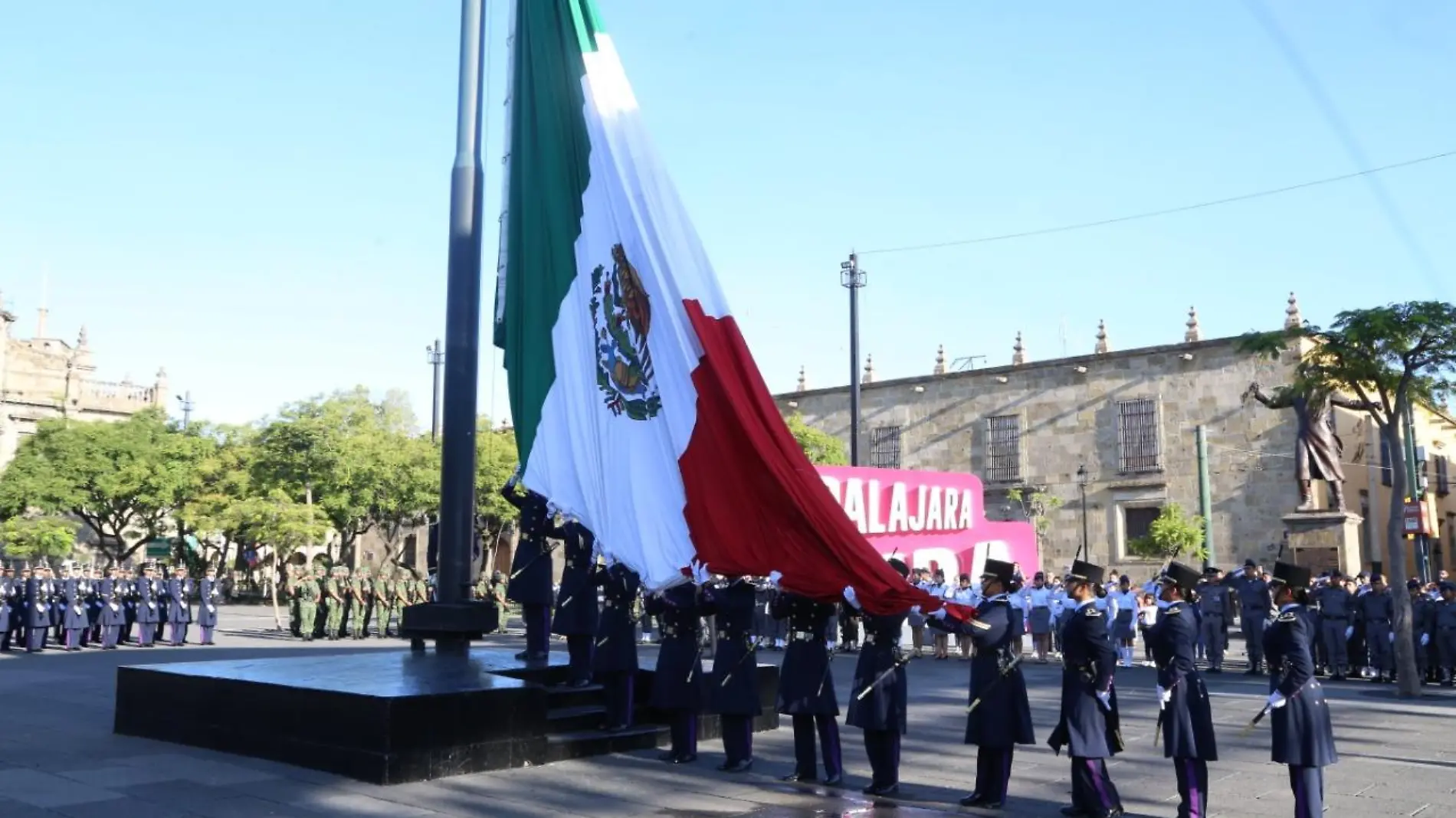 Izamiento bandera